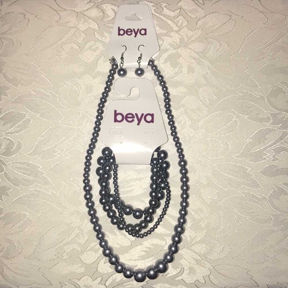 Faux black pearl necklace, earrings, and bracelet